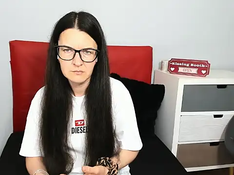 NadiaXlove webcam