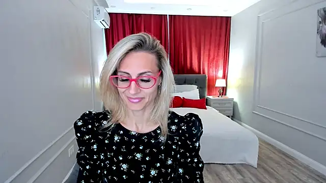 Watch MuseOfStage live on EroticFlix - High definition streams