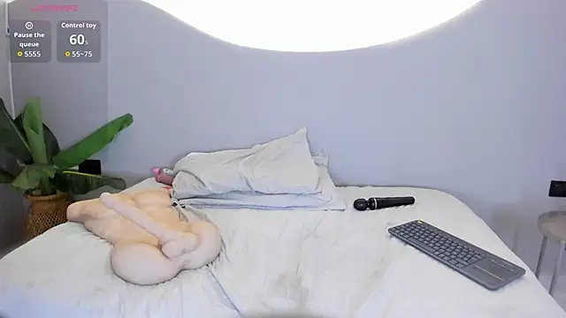 Watch ainaah_ live on EroticFlix - High definition streams
