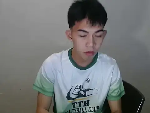 Urhotsilverboy webcam