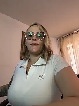 CurvyLust_x webcam
