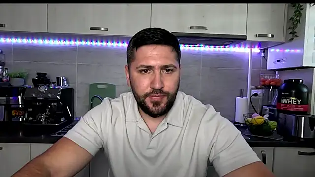 Gold_Alpha_Boy webcam
