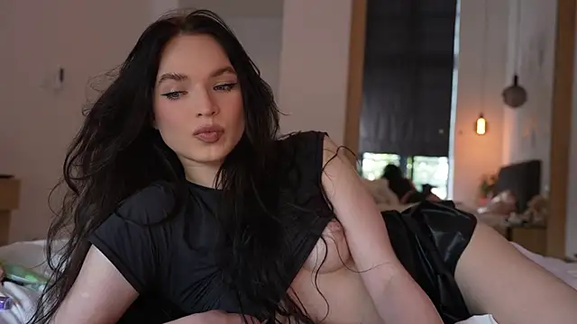ibiddi (F young) - Glass dildo in pussy