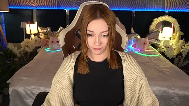 LizzaMoonn webcam