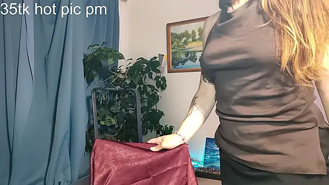 DainaCampagnini webcam