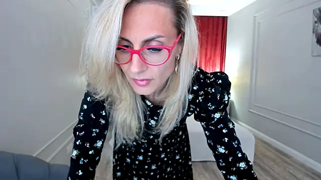 Watch MuseOfStage live on EroticFlix - High definition streams