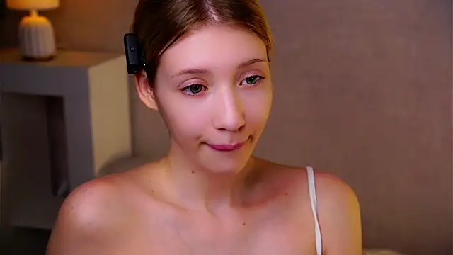 Watch SunnivaCovil live on EroticFlix - High definition streams