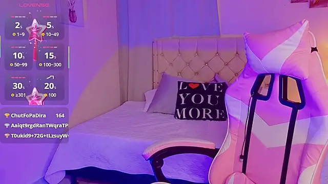 naomifire_ webcam