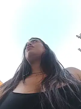MissNyraSecret webcam