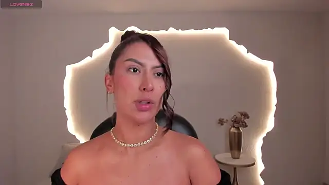 ArianaDumont webcam