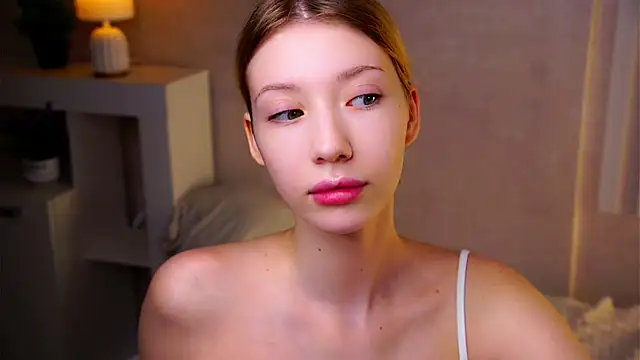 Watch SunnivaCovil live on EroticFlix - High definition streams