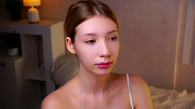 Watch SunnivaCovil live on EroticFlix - High definition streams