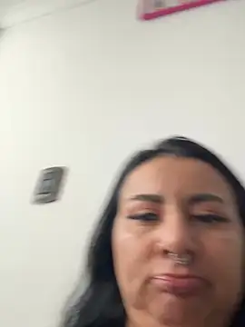 Abril_Luv webcam