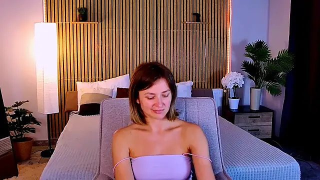 Watch EmeraldGlow live on EroticFlix - High definition streams