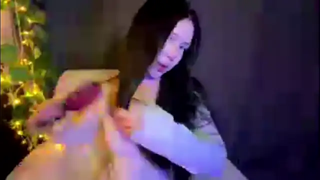 Watch CutieStarlight live on EroticFlix - High definition streams