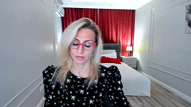 Watch MuseOfStage live on EroticFlix - High definition streams