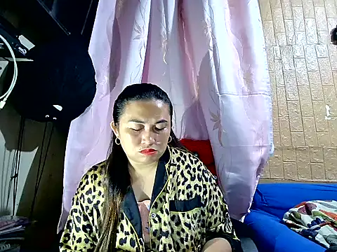 Lonely_Heart live cam on StripChat