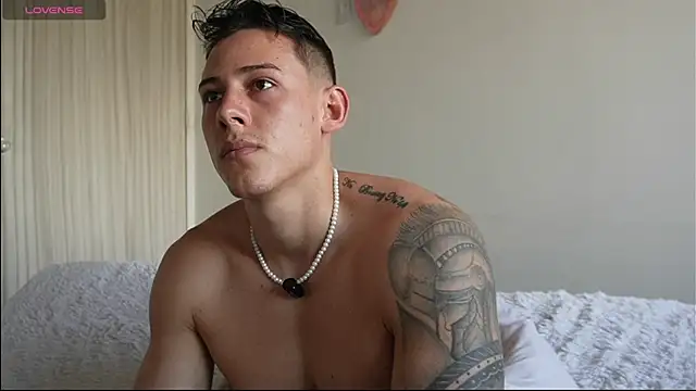 muscle_king_cum (M young) - show precum