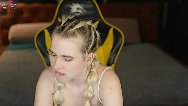 Ava_kiss054 webcam