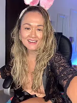 BunnyGlow50 webcam