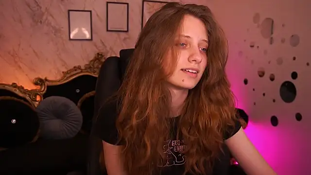 CuteeFoxy webcam