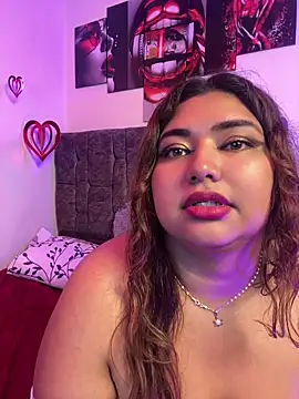 CurvyLolaX webcam