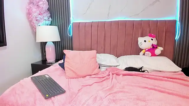 Madison_Noir webcam