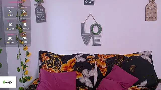 emiily_curly live cam on StripChat