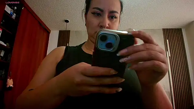 Watch Abril_Luv live on EroticFlix - High definition streams