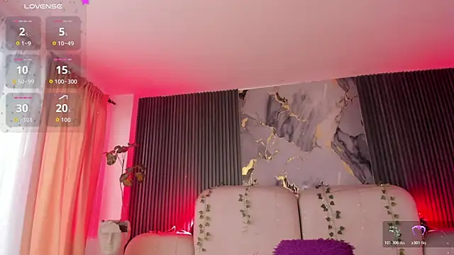 CarolineFyre webcam