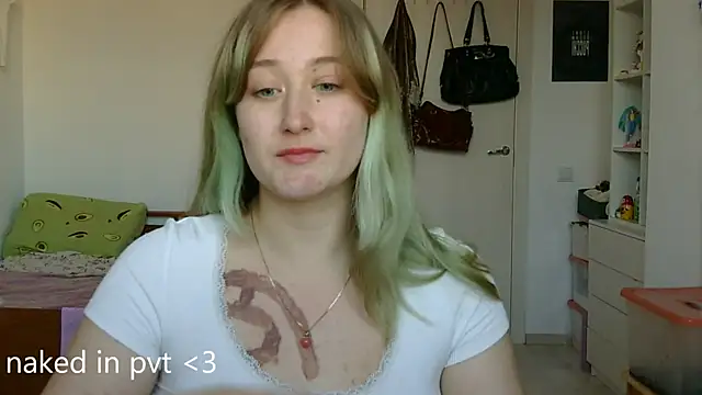 yourcherry3 live cam on StripChat