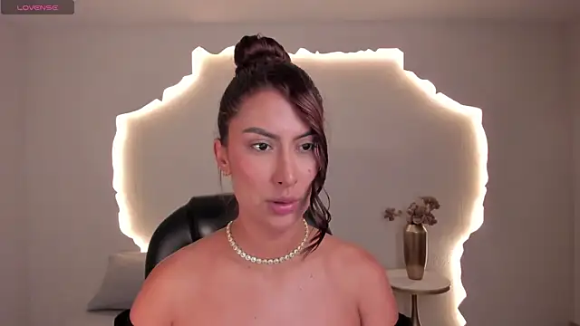 ArianaDumont webcam