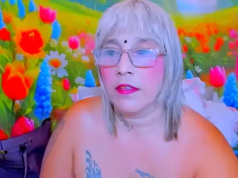 indianroxy webcam