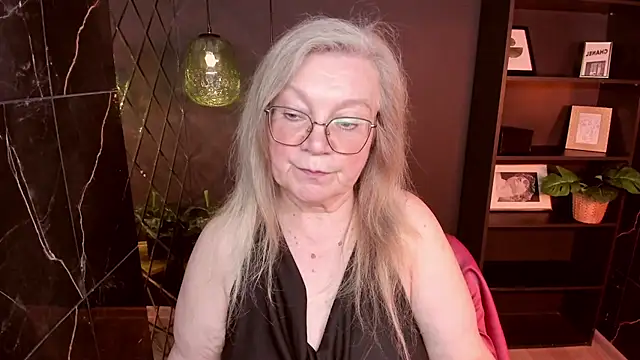 Watch NataliMellow live on EroticFlix - High definition streams