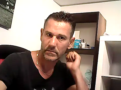 mastercharisma35 (Ask my age) - like tips pls. ı stand up for you.. okey