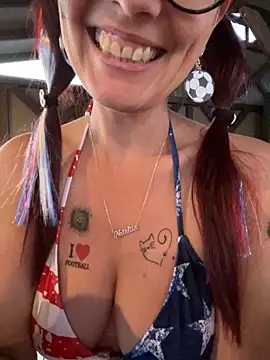 natakitten (F milf) - Rub clit closeup in public,LT🎁