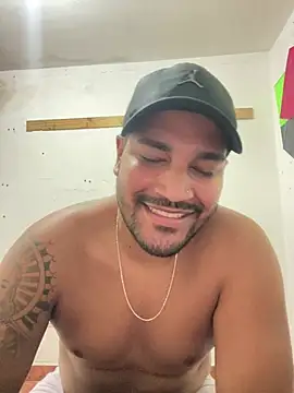 eumoreno13 (M young) - Comprar celular novo 🙏🏽😂