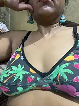 Meera_xxx webcam