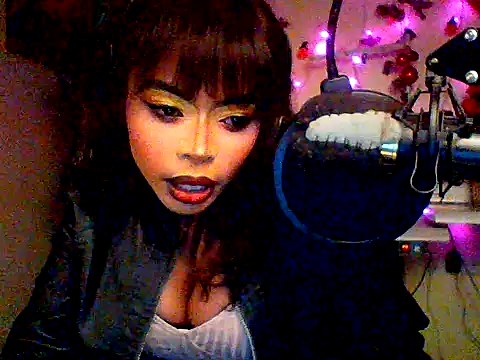 Anaconda2350 live cam on StripChat
