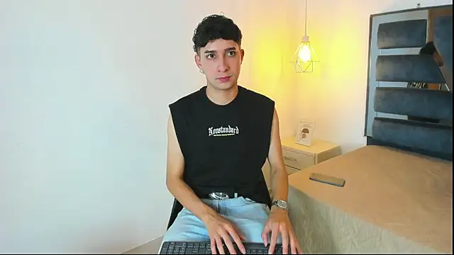 alantaylorr_ - Alantaylorr_'s free webcam - UK Sex Cams