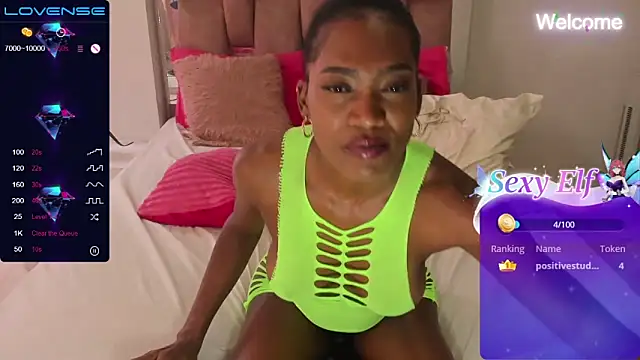 toriivyy live cam on StripChat