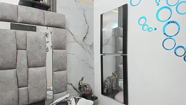 charlotte-11 webcam