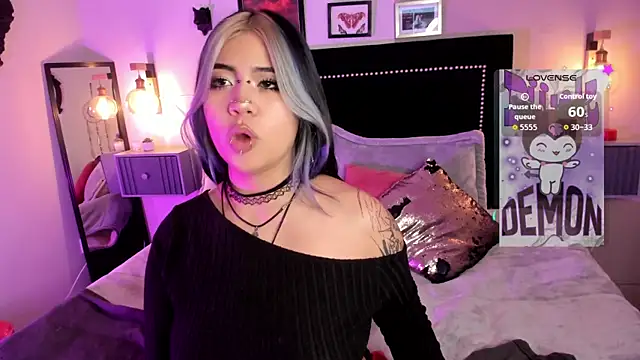 pinkk_deemon webcam