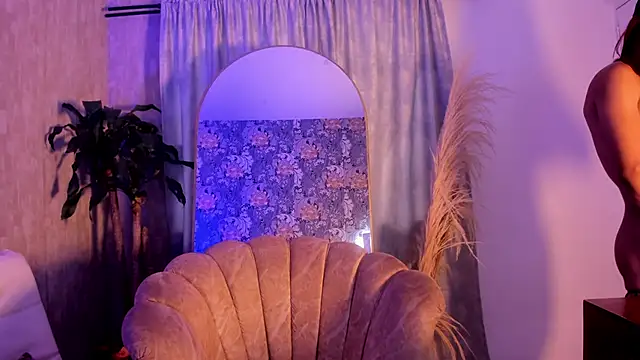 davis_saint live cam on StripChat