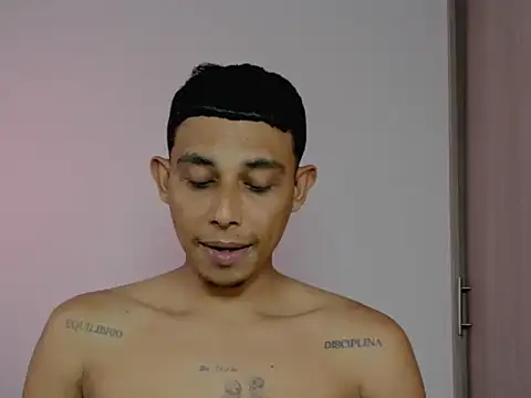 nilo2021 - Nilo2021's free webcam - UK Sex Cams