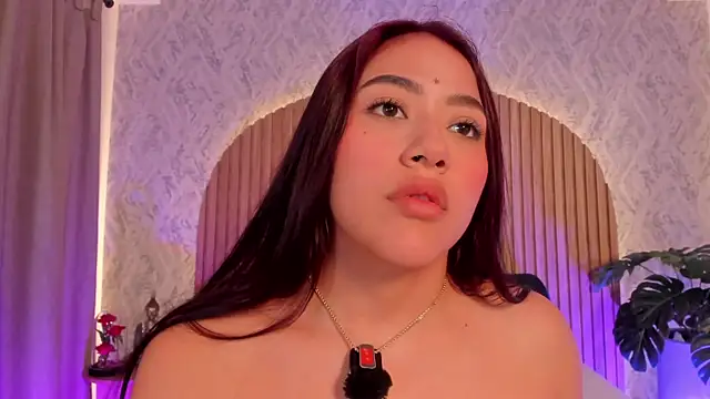 nicolle_pierce webcam