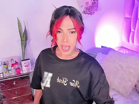 nicolebrunett webcam