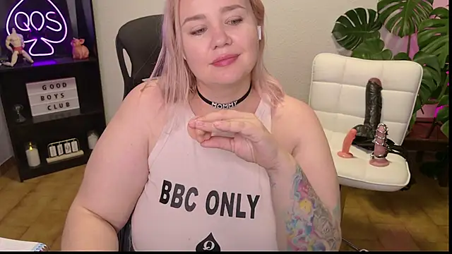 MargotGrey webcam