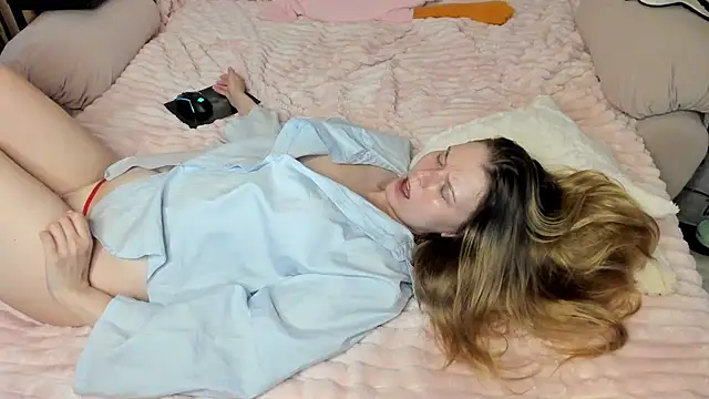 Watch Vivian_Davis live on EroticFlix - High definition streams