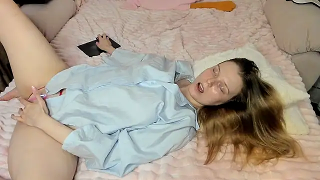 Watch Vivian_Davis live on EroticFlix - High definition streams